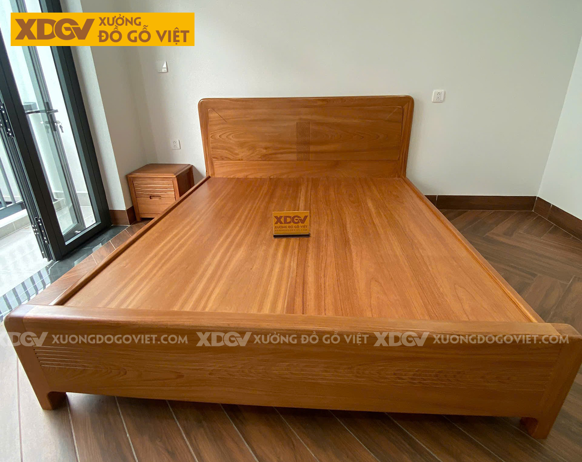 Giường Ngủ Gõ Đỏ Sang Trọng Bo Góc Tròn Kẻ Rãnh Nghệ Thuật