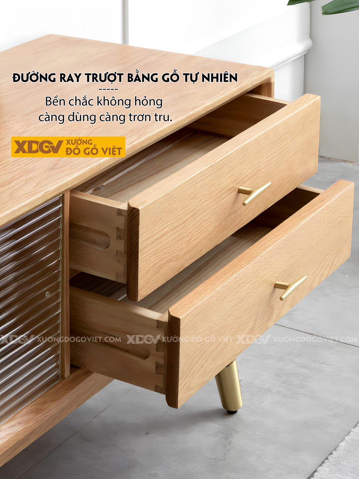 Kệ Để Tivi Trang Trí Gỗ Sồi Chân Cao Cánh Kính Lùa Gân Mờ