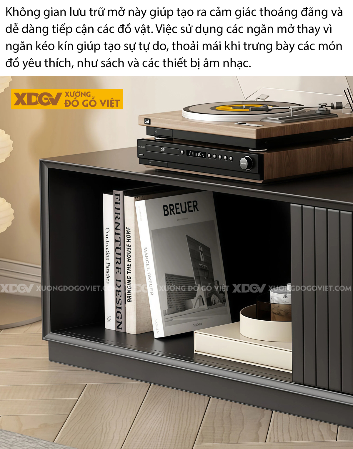 Kệ Tivi Trưng Bày Phòng Khách Gỗ Cao Su Cánh Kính Mờ Bo Góc