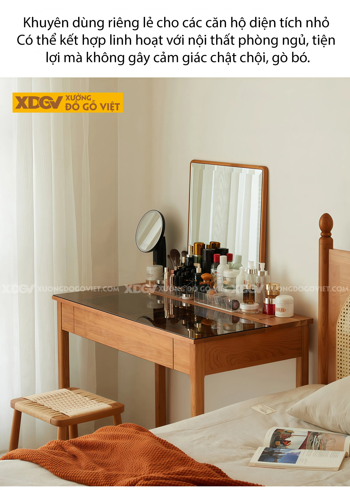 Mẫu Bàn Trang Điểm Phòng Khách Gỗ Sồi Chân Cao Mặt Phối Kính