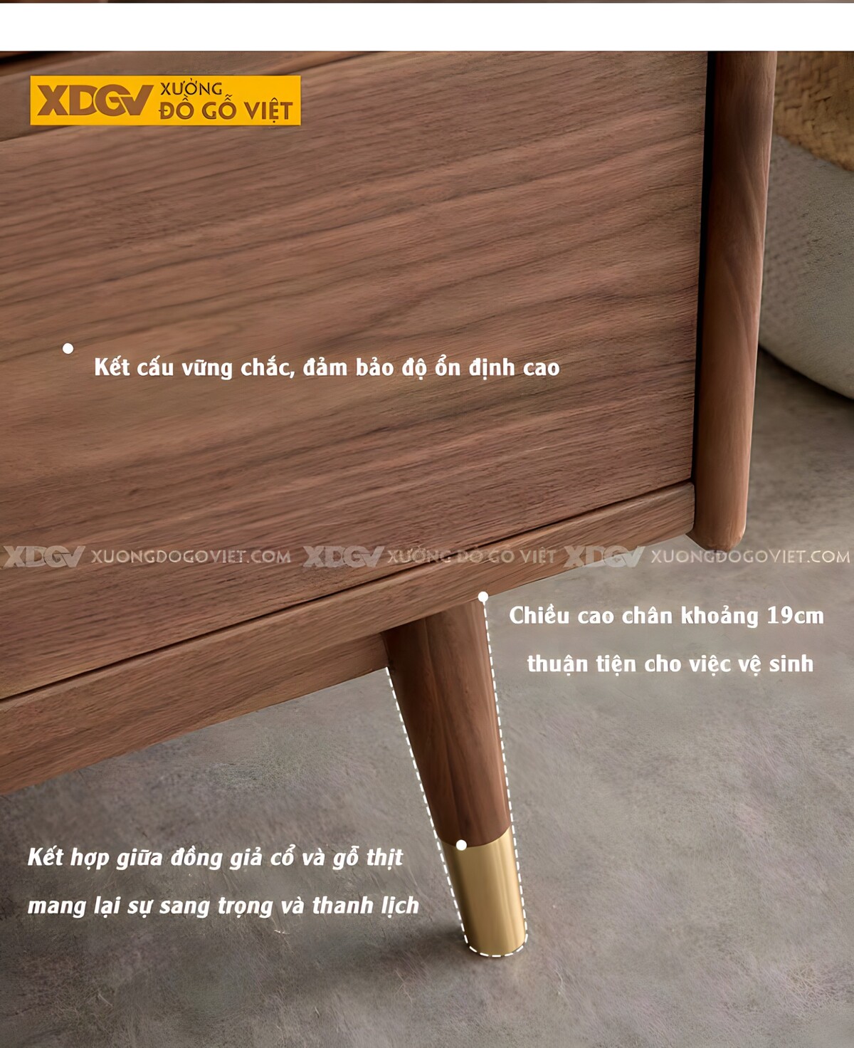 Tủ Quần Áo Óc Chó Tự Nhiên 3 Cánh Chân Cao Bọc Kim Loại Vàng
