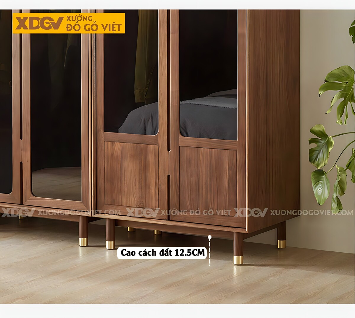 Tủ Treo Quần Áo Veneer Gỗ Xoan Đào Cửa Kính Đen Chân Cao