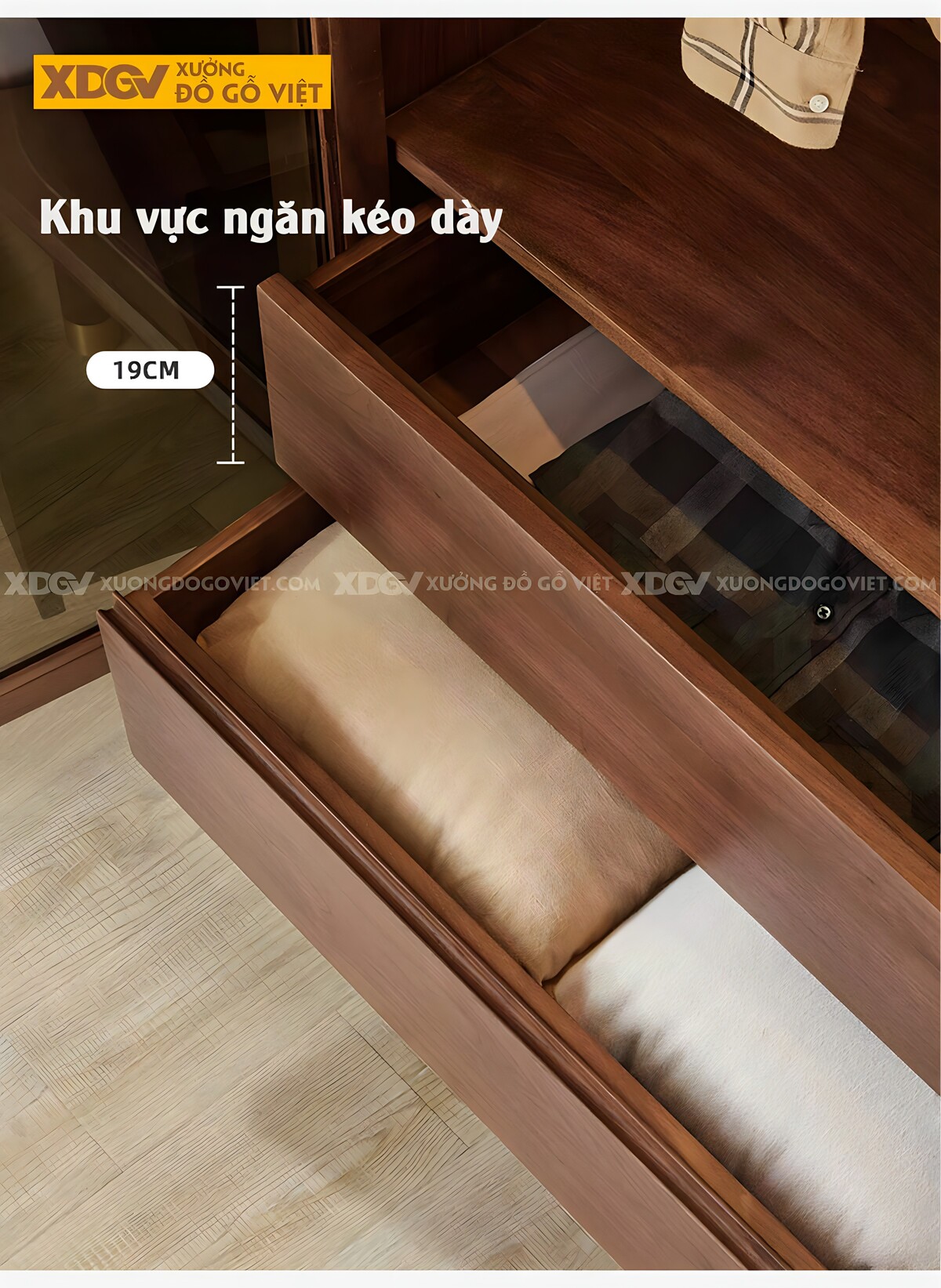 Tủ Treo Quần Áo Veneer Gỗ Xoan Đào Cửa Kính Đen Chân Cao