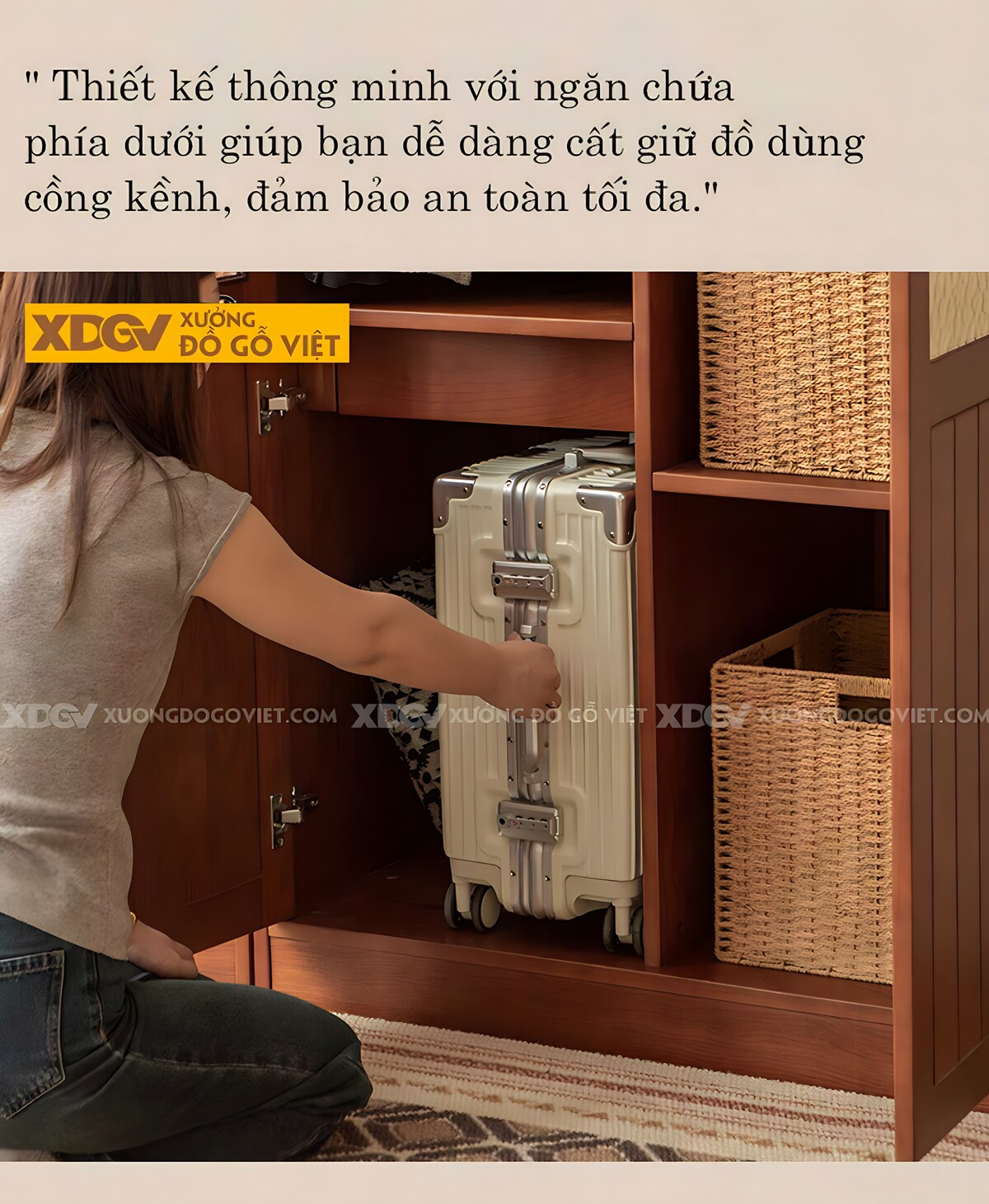 Tủ Treo Quần Áo Xoan Đào 4 Cánh Kính Gân Mờ Và Gỗ Nan Kín